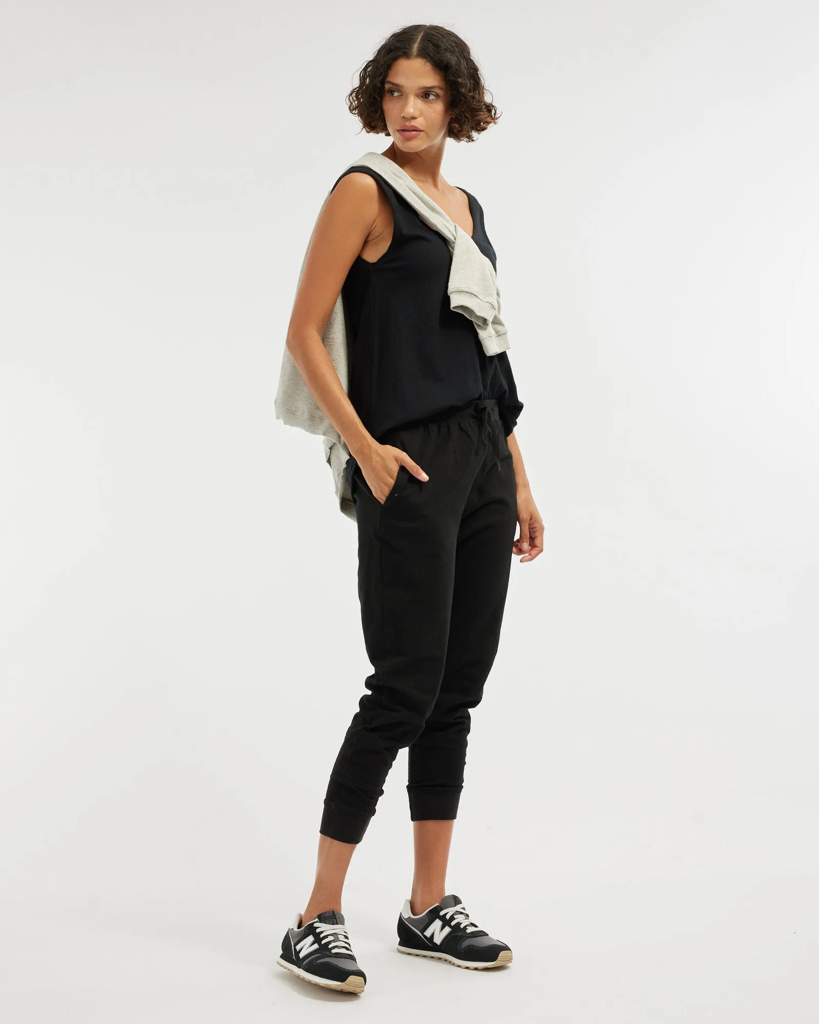 Bailey Rounded Hem Tank - Black