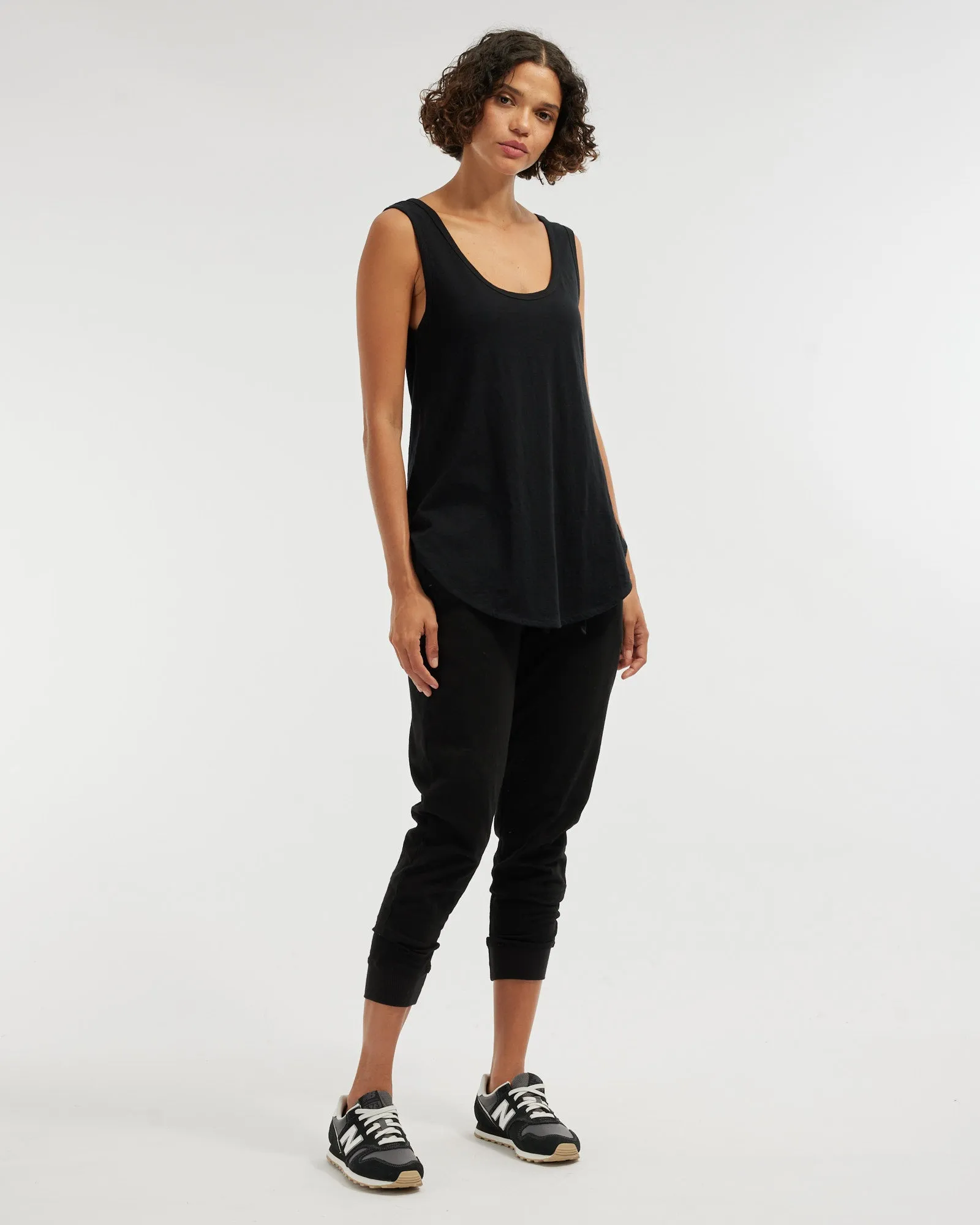 Bailey Rounded Hem Tank - Black