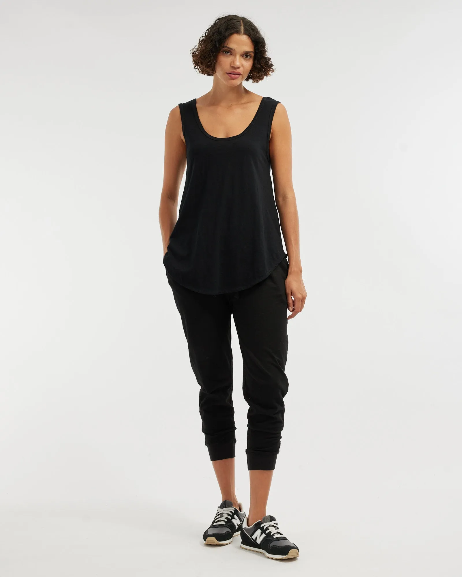 Bailey Rounded Hem Tank - Black