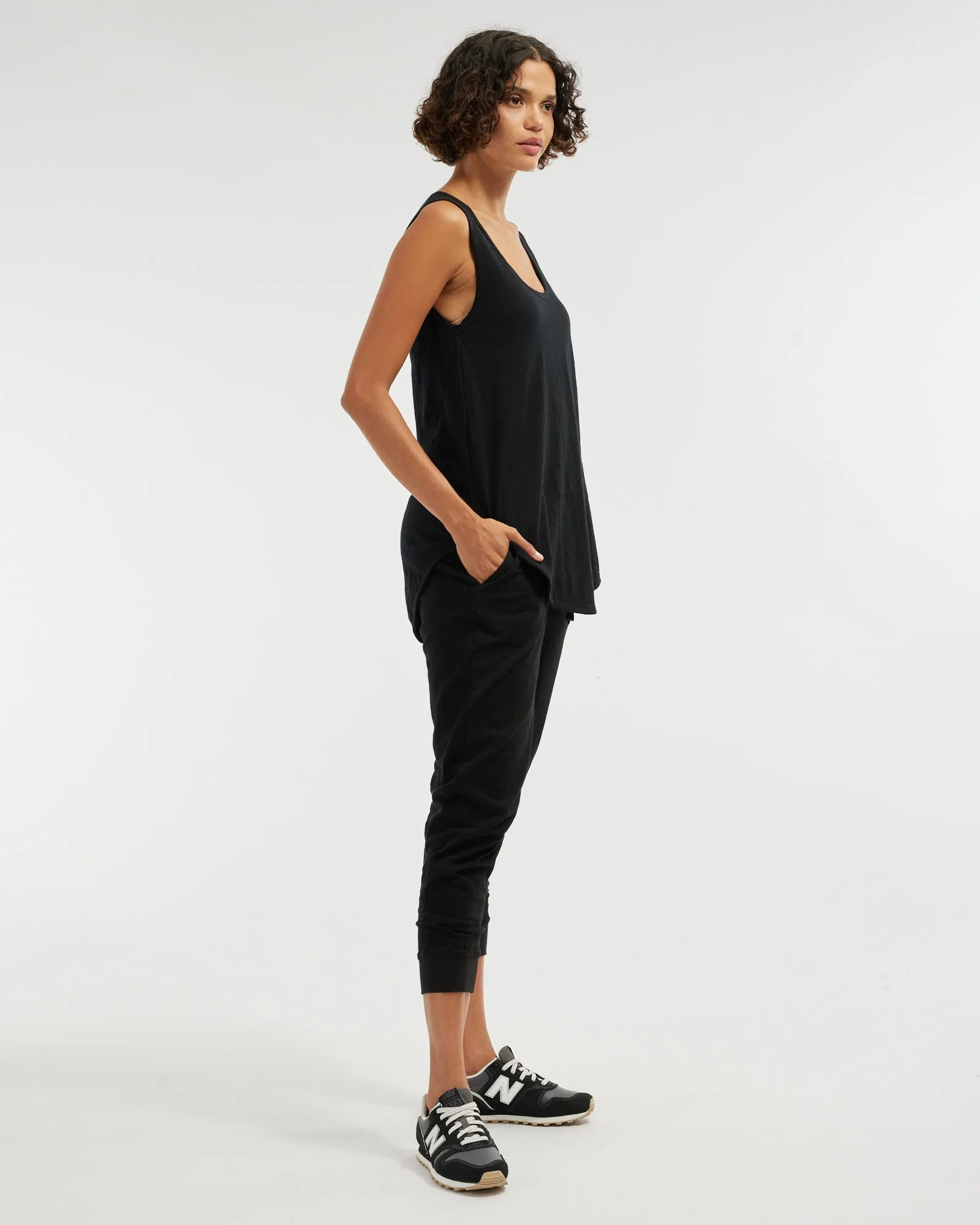 Bailey Rounded Hem Tank - Black