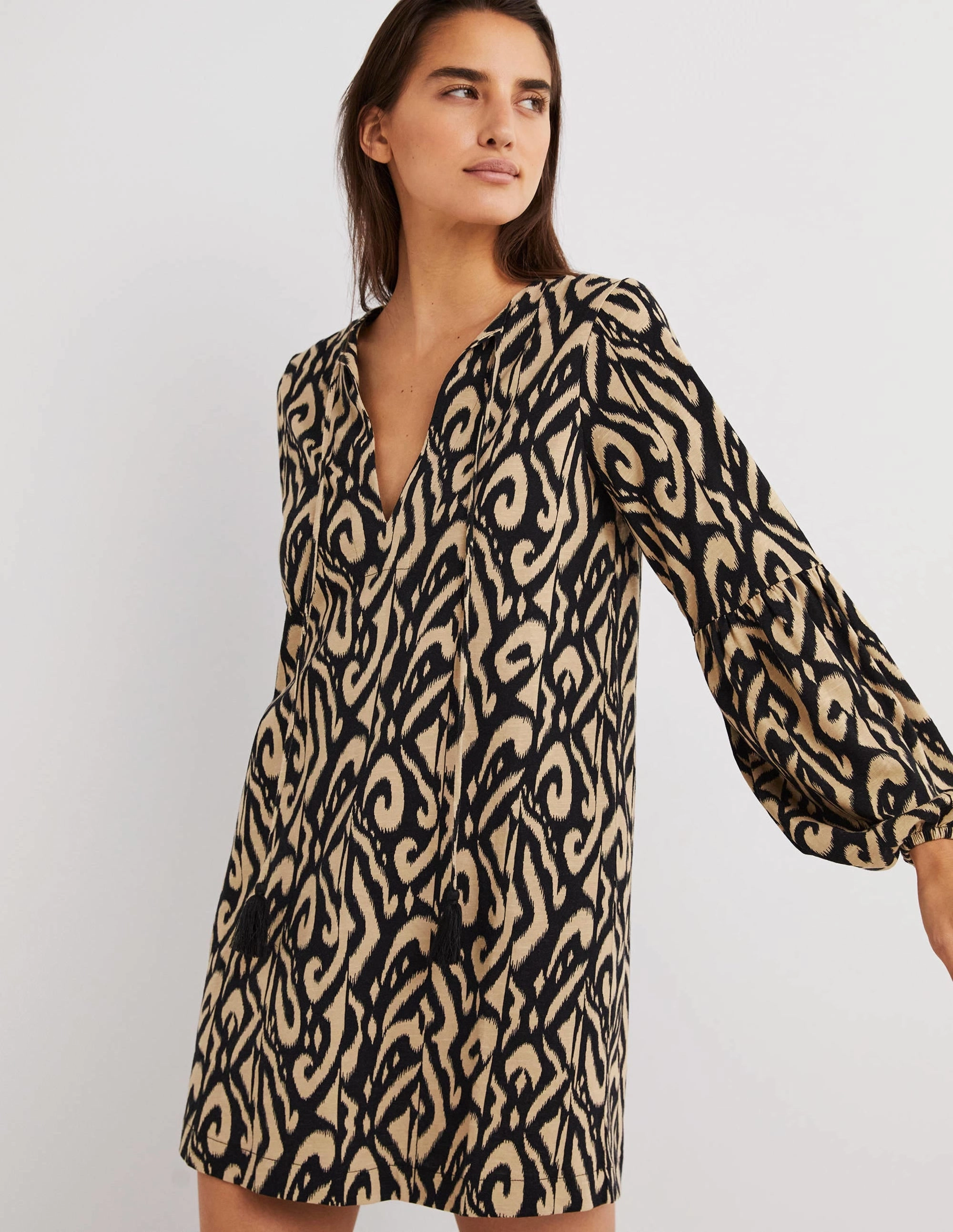 Cotton Jersey Kaftan-Black. Ikat