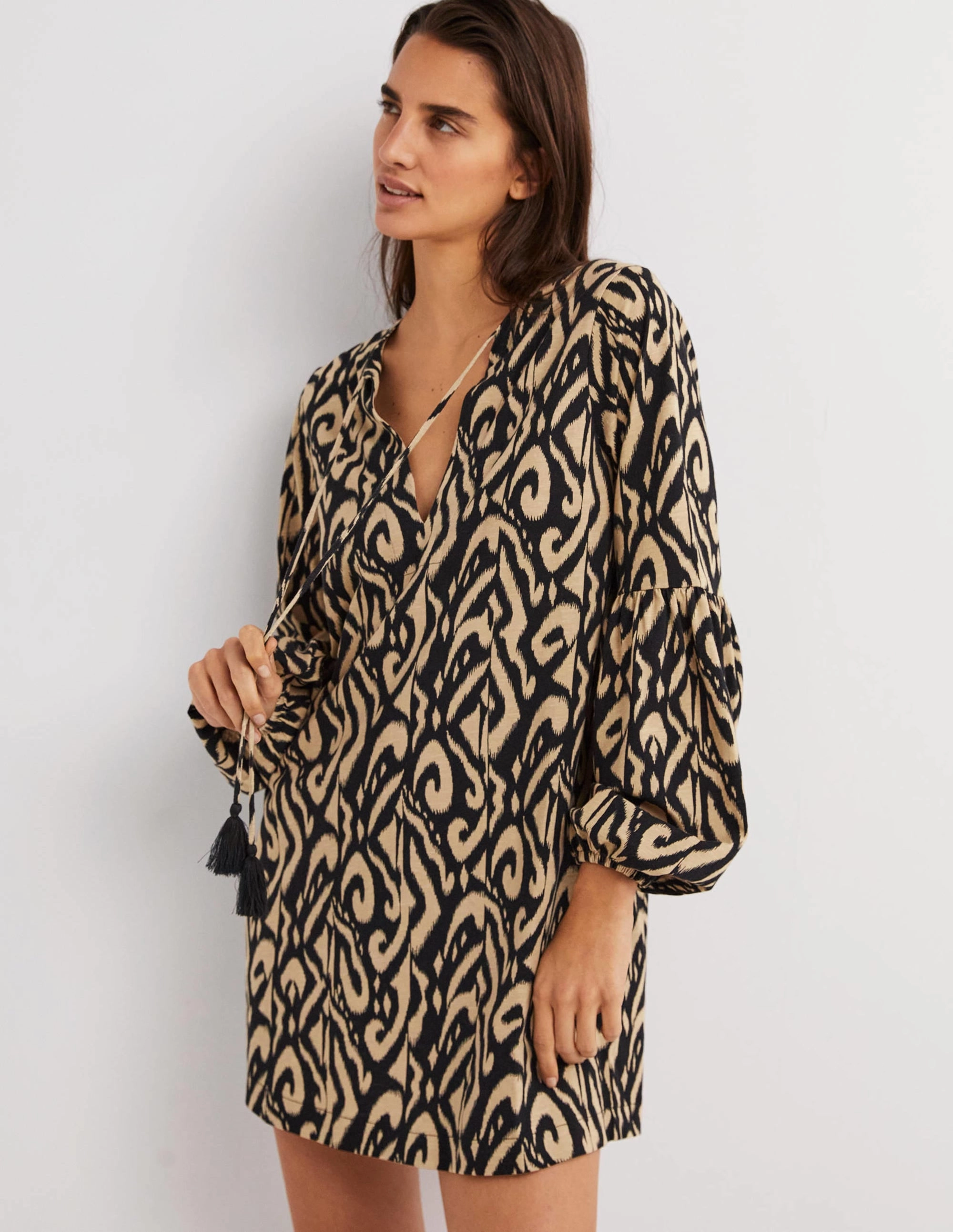 Cotton Jersey Kaftan-Black. Ikat