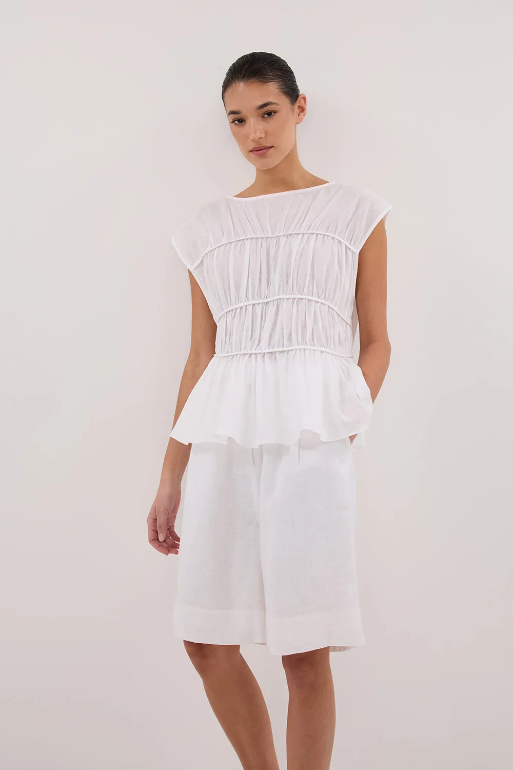KAYLA WHITE LINEN BERMUDA SHORT