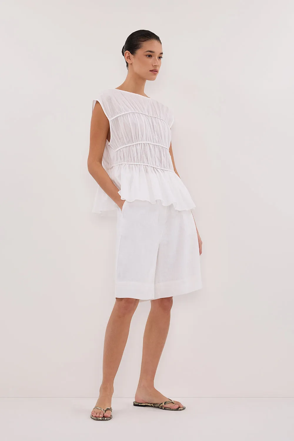 KAYLA WHITE LINEN BERMUDA SHORT