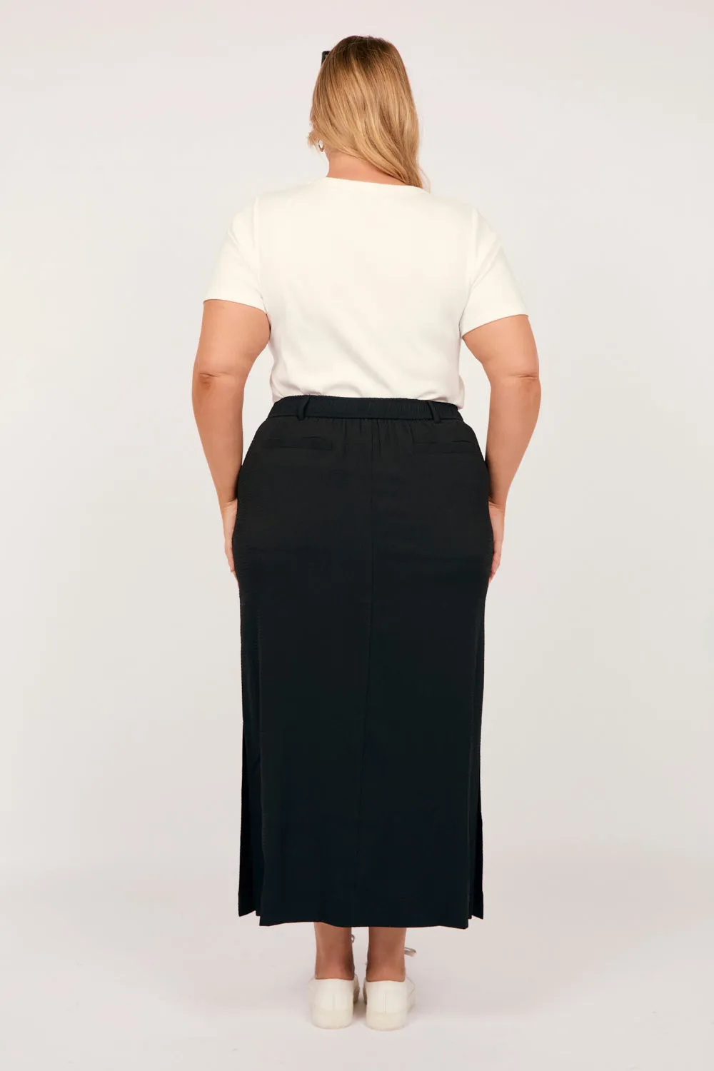 Relaxed Travel Skirt in Black