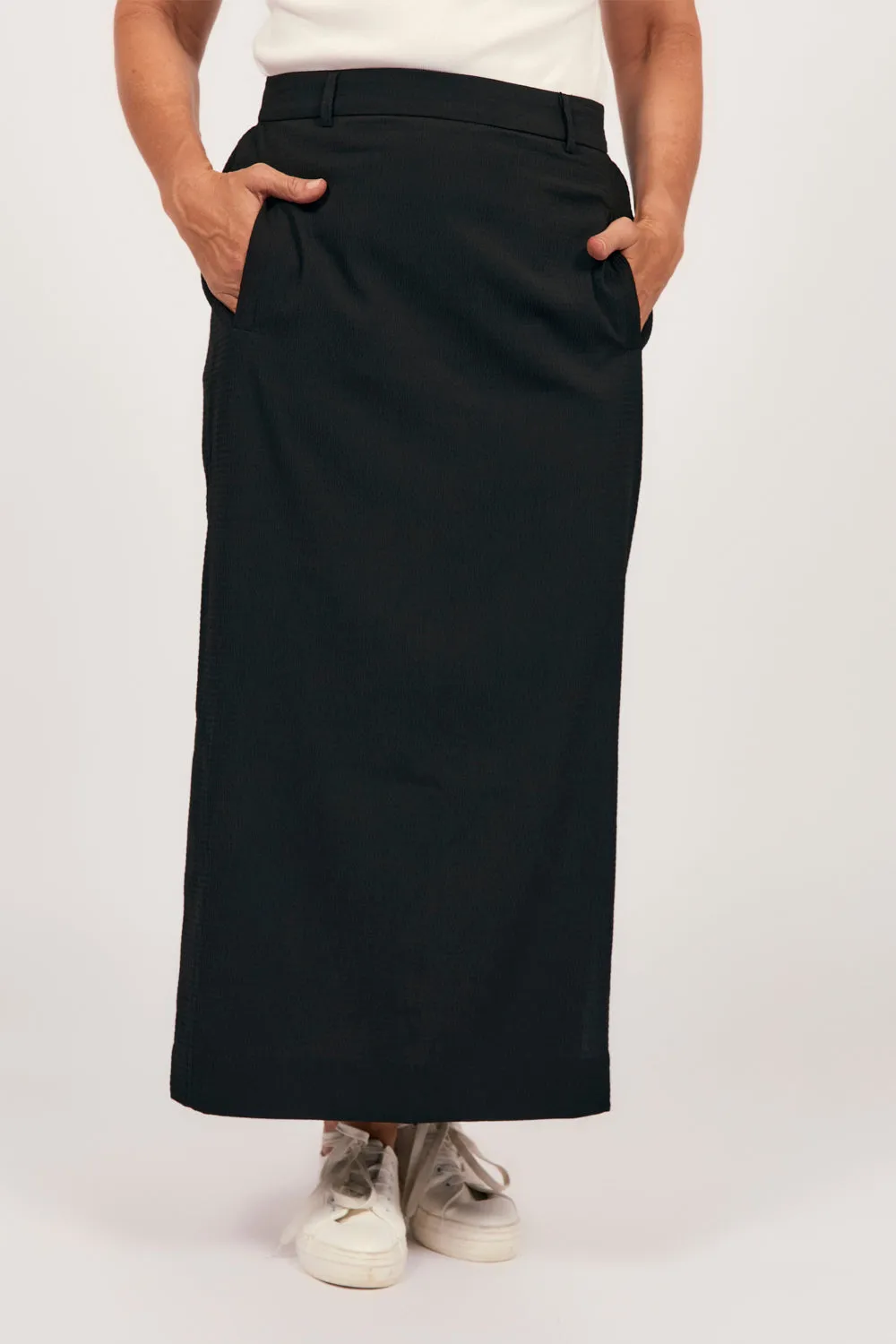 Relaxed Travel Skirt in Black